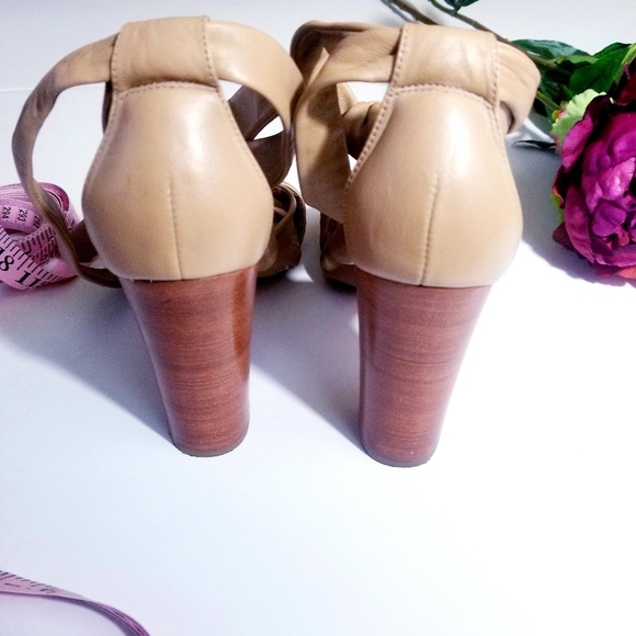 Talbots strappy nude heels - Picture 2 of 6